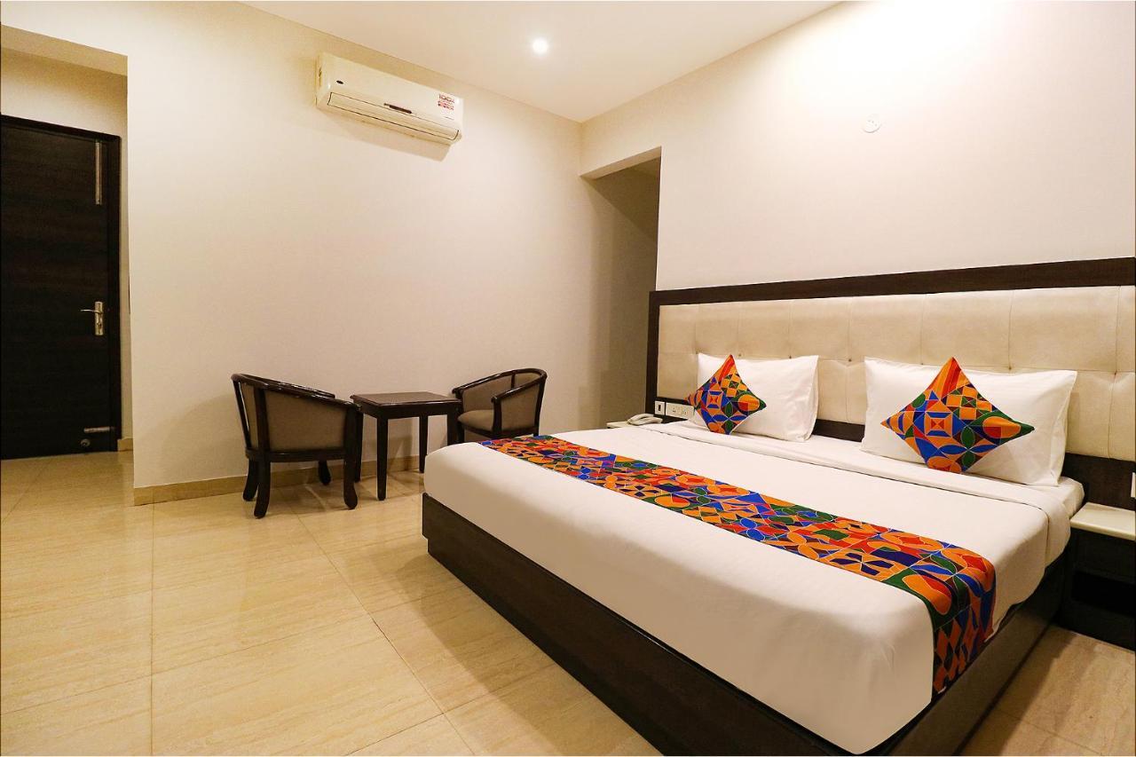 FabHotel Oyster Villa Gurgaon Eksteriør billede