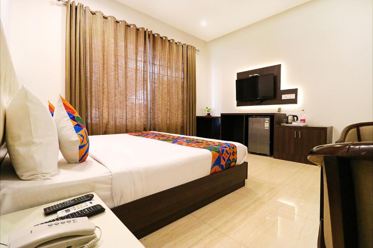 FabHotel Oyster Villa Gurgaon Eksteriør billede
